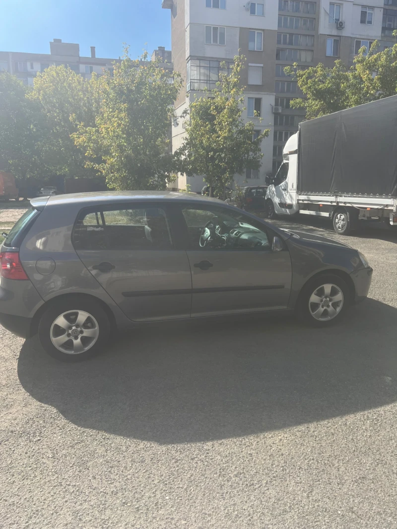 VW Golf, снимка 4 - Автомобили и джипове - 47019374