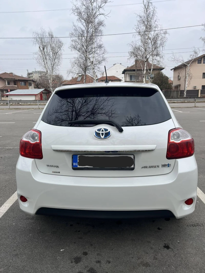 Toyota Auris HYBRID , снимка 6 - Автомобили и джипове - 48995506