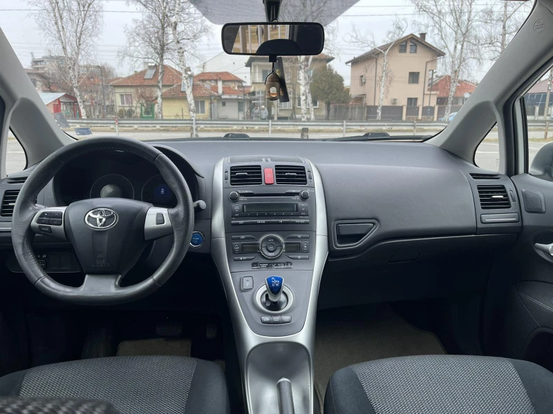 Toyota Auris HYBRID , снимка 9 - Автомобили и джипове - 48995506