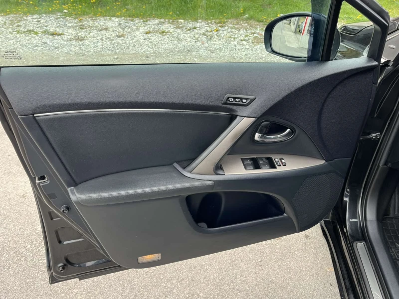 Toyota Avensis 2.2d 150кс FACE FULL ОБСЛУЖЕНА ВНОС ИТАЛИЯ, снимка 7 - Автомобили и джипове - 49895899