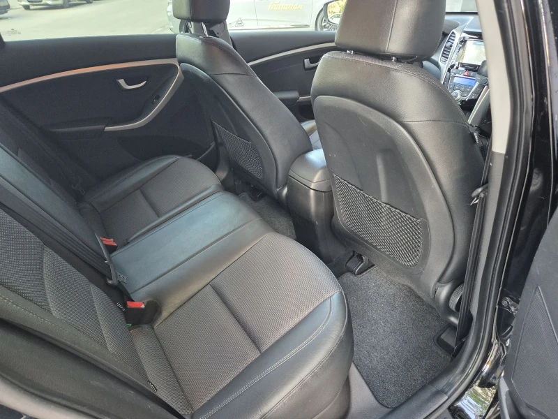 Hyundai I30 1.6 CRDI#NAVI#, снимка 12 - Автомобили и джипове - 51950621