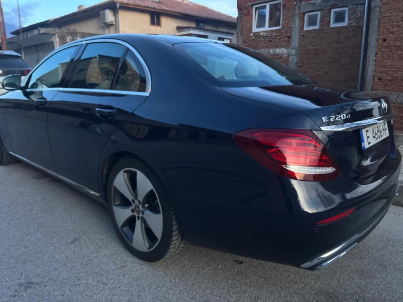 Mercedes-Benz E 220, снимка 10 - Автомобили и джипове - 52859279