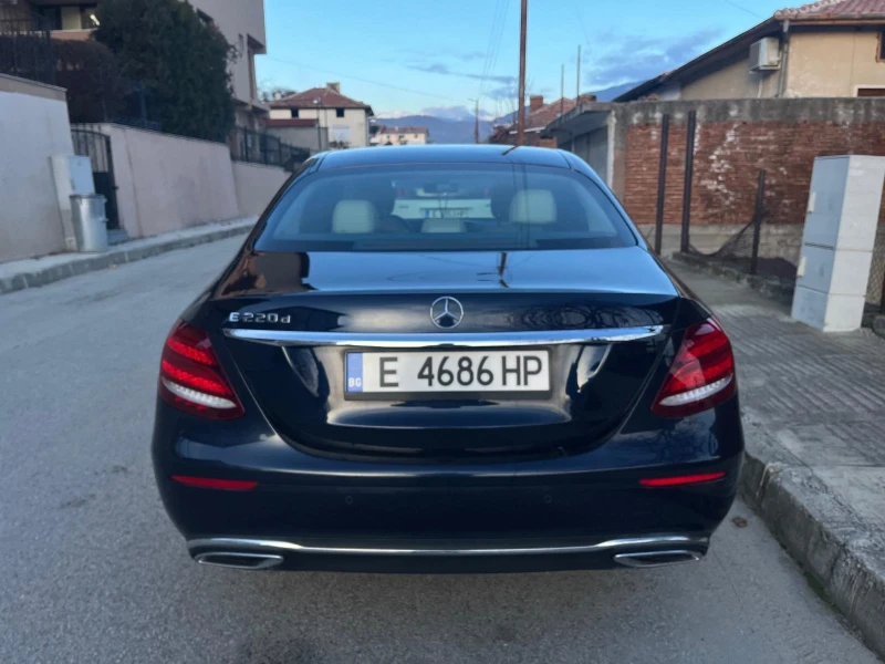 Mercedes-Benz E 220, снимка 3 - Автомобили и джипове - 52859279