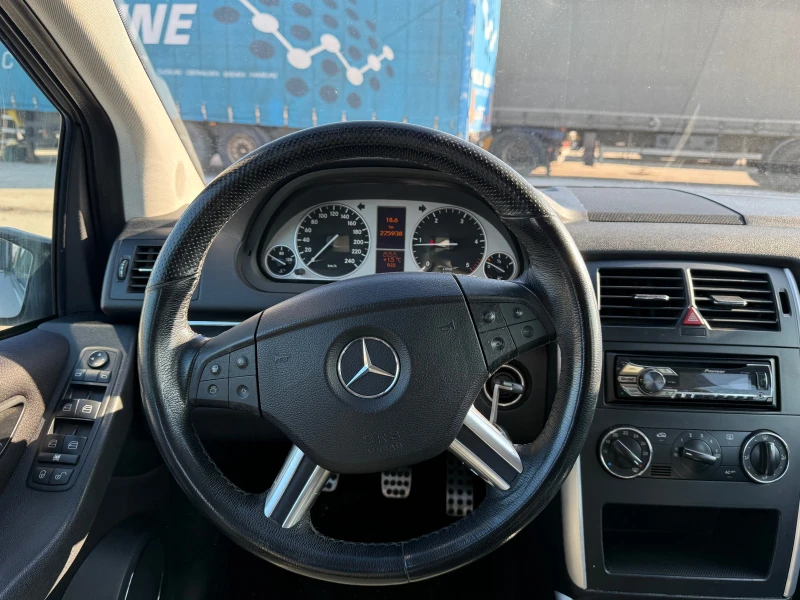 Mercedes-Benz B 200 B180 НОВ ВНОС 225, 000км, снимка 11 - Автомобили и джипове - 53183648