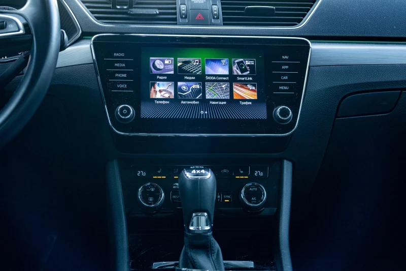 Skoda Superb 2.0TDI, снимка 12 - Автомобили и джипове - 53371299