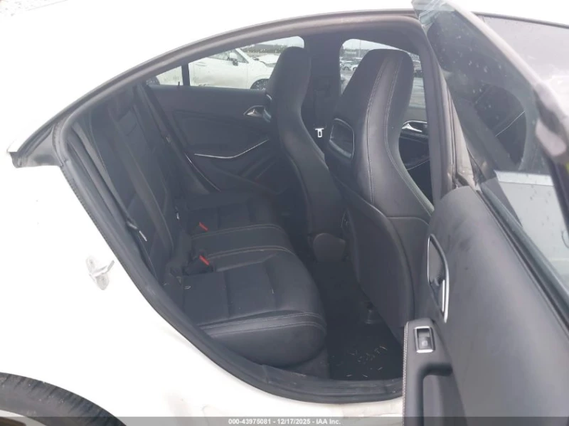 Mercedes-Benz CLA 250 2l 4Matic, снимка 8 - Автомобили и джипове - 53466303