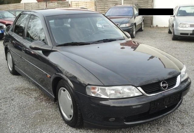 Opel Vectra Edition 2000, снимка 2 - Автомобили и джипове - 47456464