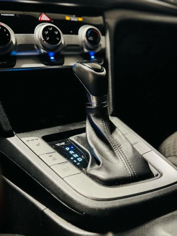 Hyundai Elantra *  *    *   *  | Mobile.bg   14