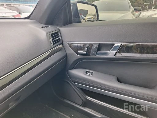 Mercedes-Benz E 350 E-Class E350 Coupe, снимка 17 - Автомобили и джипове - 54176462
