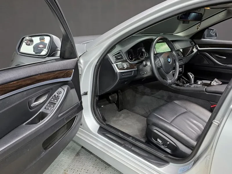 BMW 528 i, снимка 10 - Автомобили и джипове - 54591300