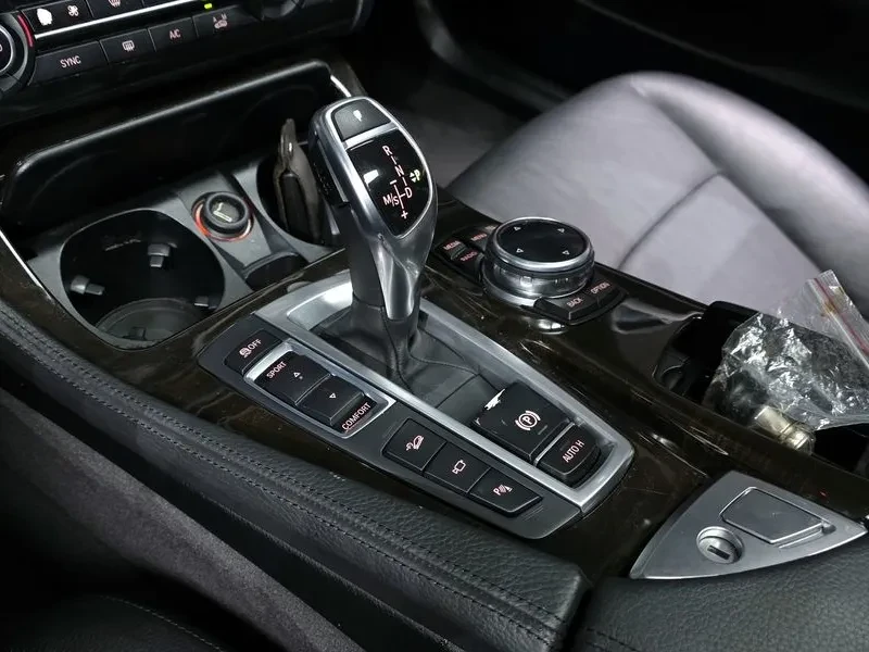 BMW 528 i, снимка 9 - Автомобили и джипове - 54591300