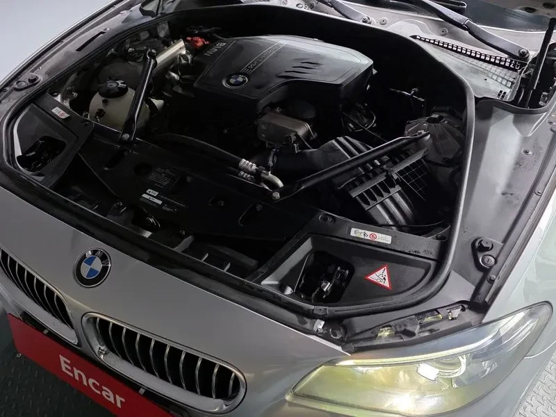 BMW 528 i, снимка 6 - Автомобили и джипове - 54591300