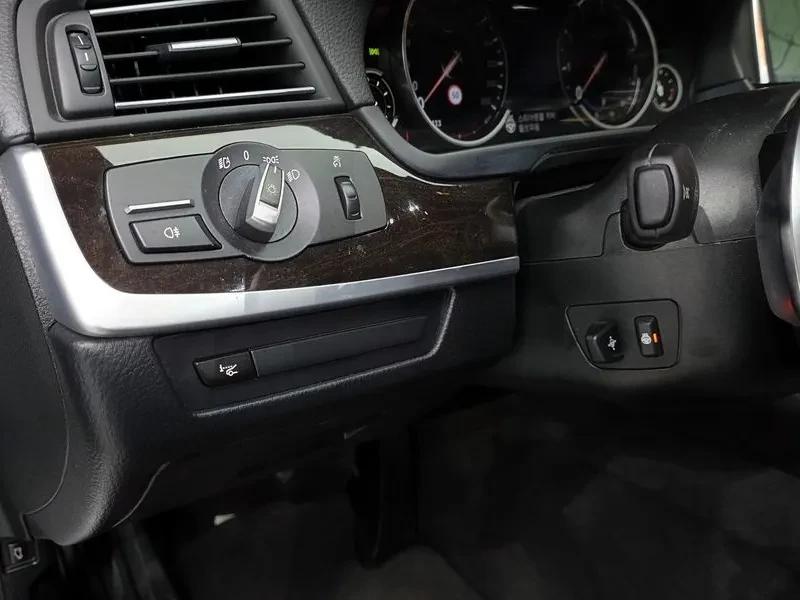 BMW 528 i, снимка 16 - Автомобили и джипове - 54591300
