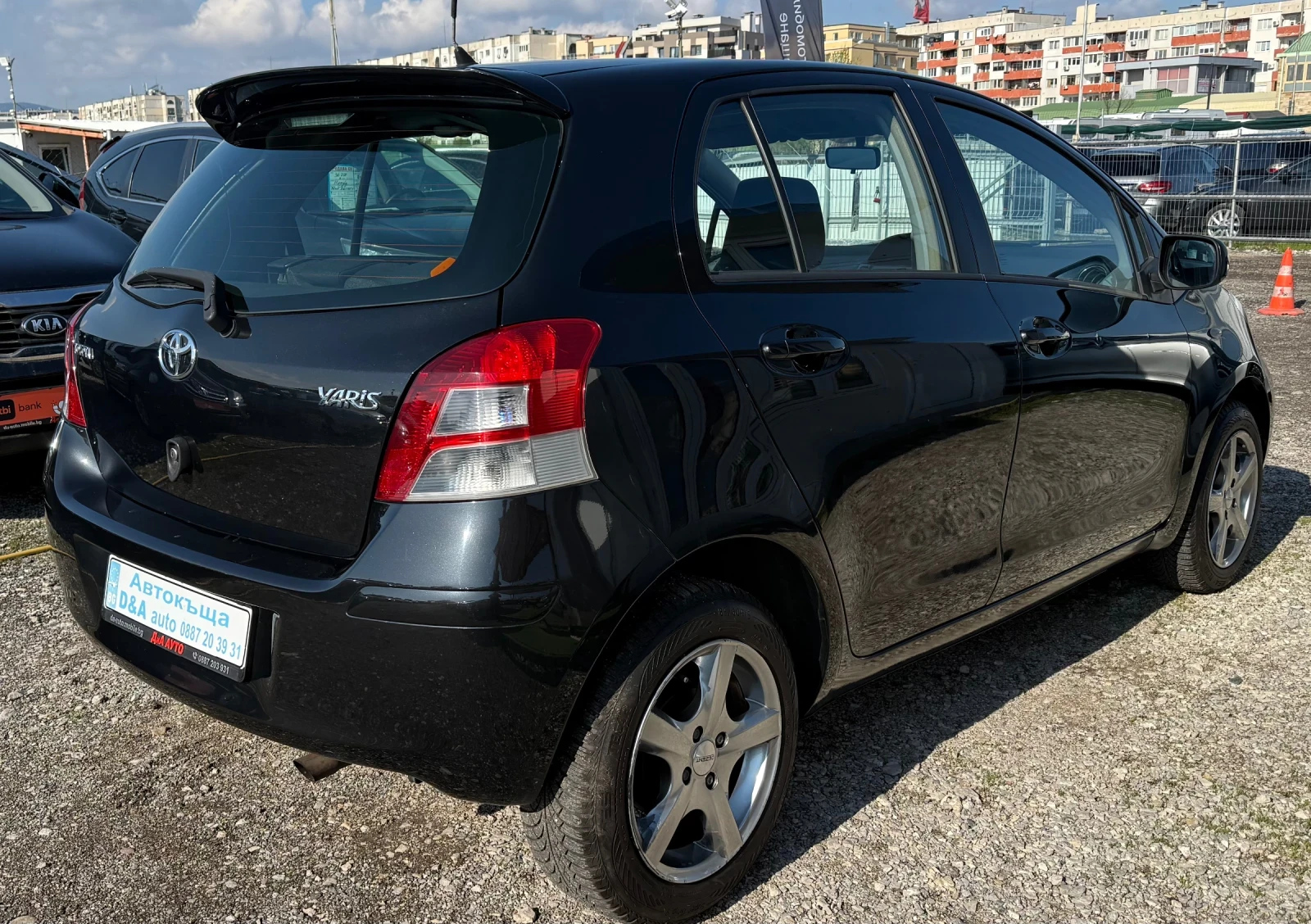 Toyota Yaris 1.33i Автомат Фейс Швейцария Евро5 - изображение 9