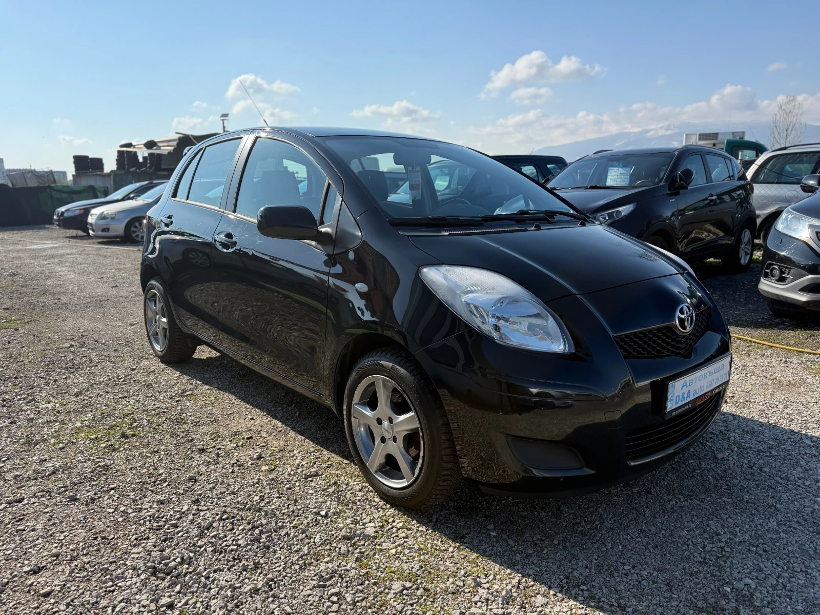 Toyota Yaris 1.33i Автомат Фейс Швейцария Евро5 - изображение 2