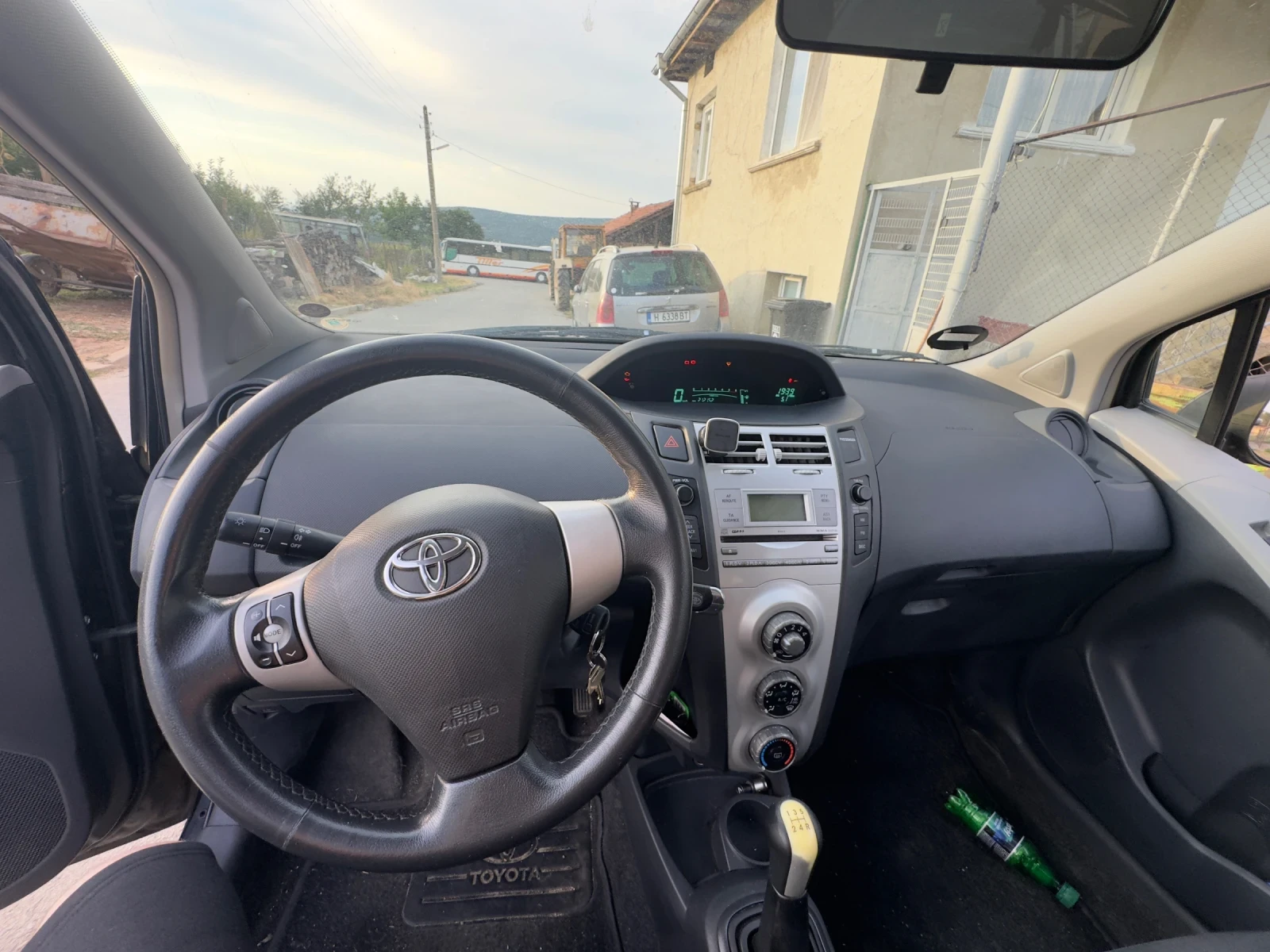 Toyota Yaris  - изображение 9