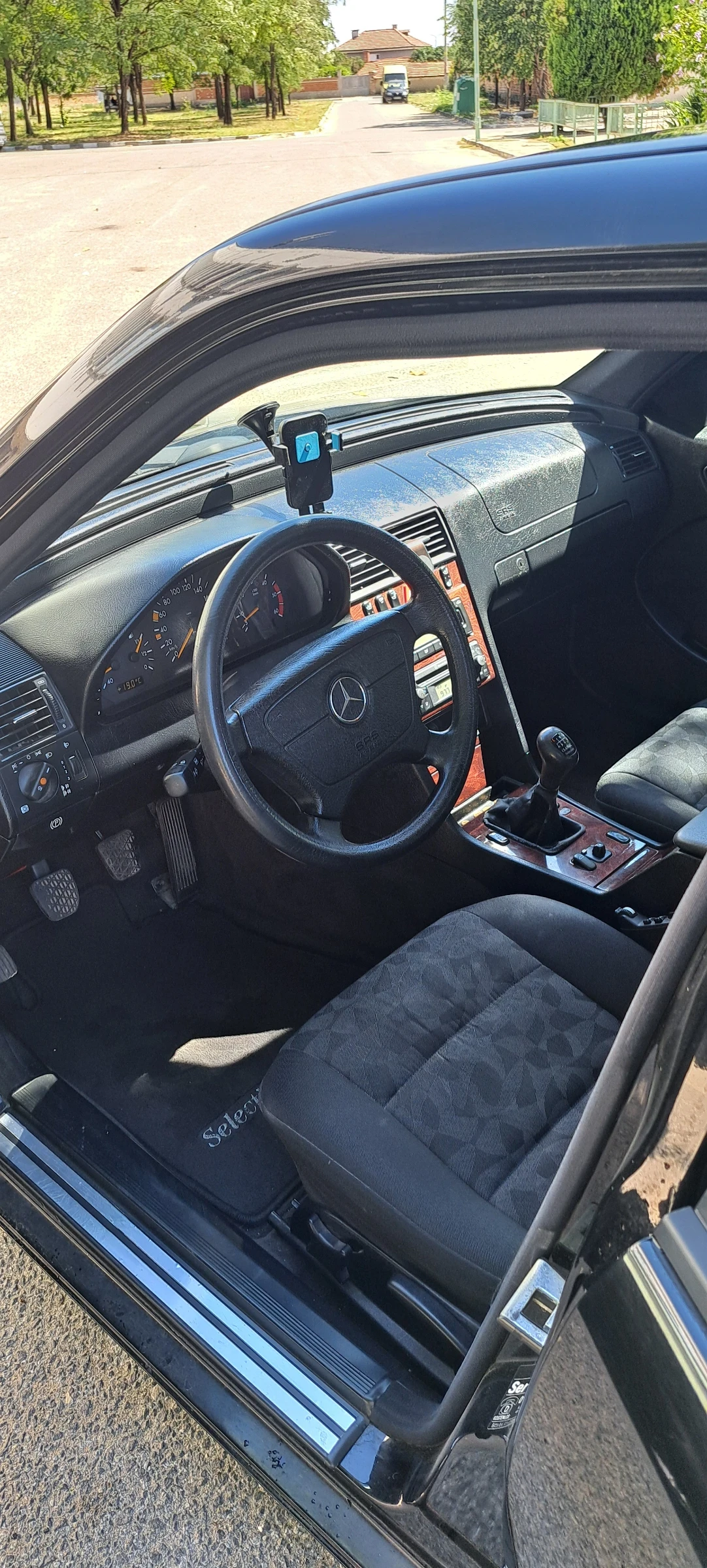 Mercedes-Benz C 220 2.2 - изображение 8