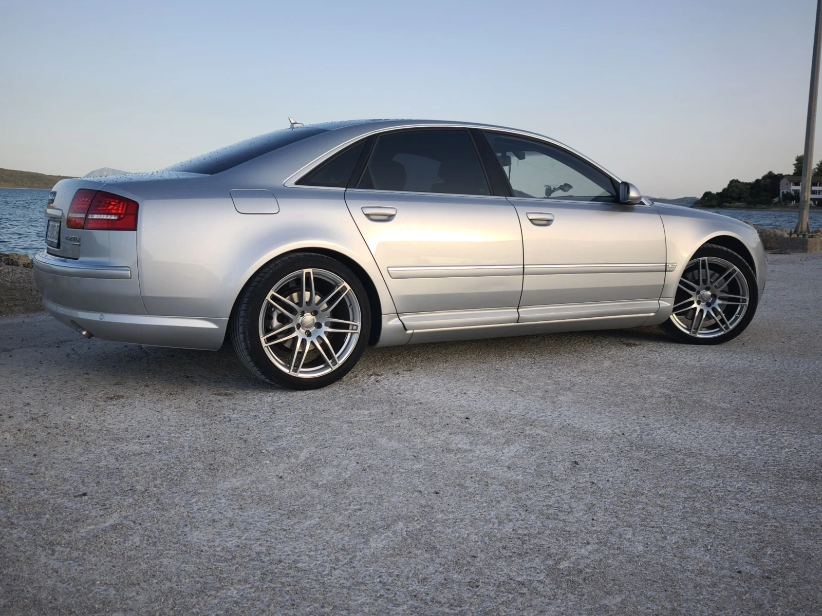 Audi A8 4.2 TDI - изображение 4