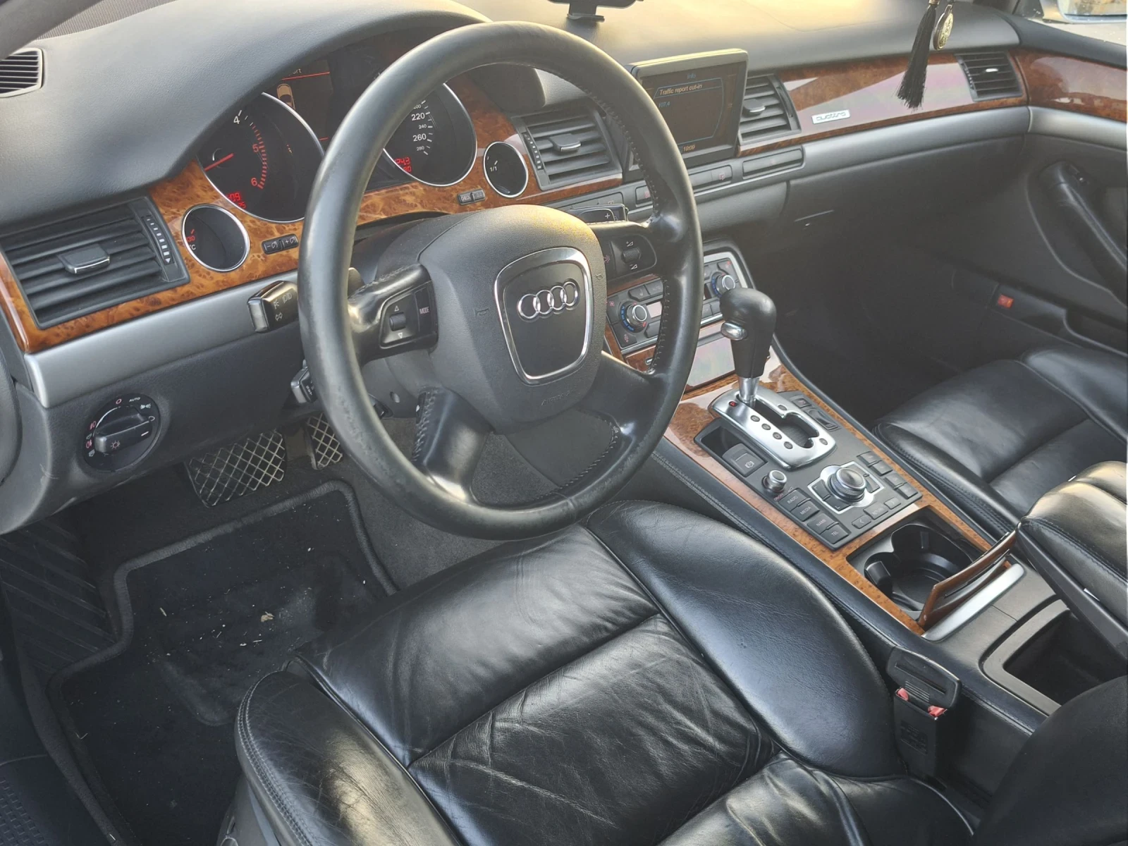 Audi A8 4.2 TDI - изображение 5