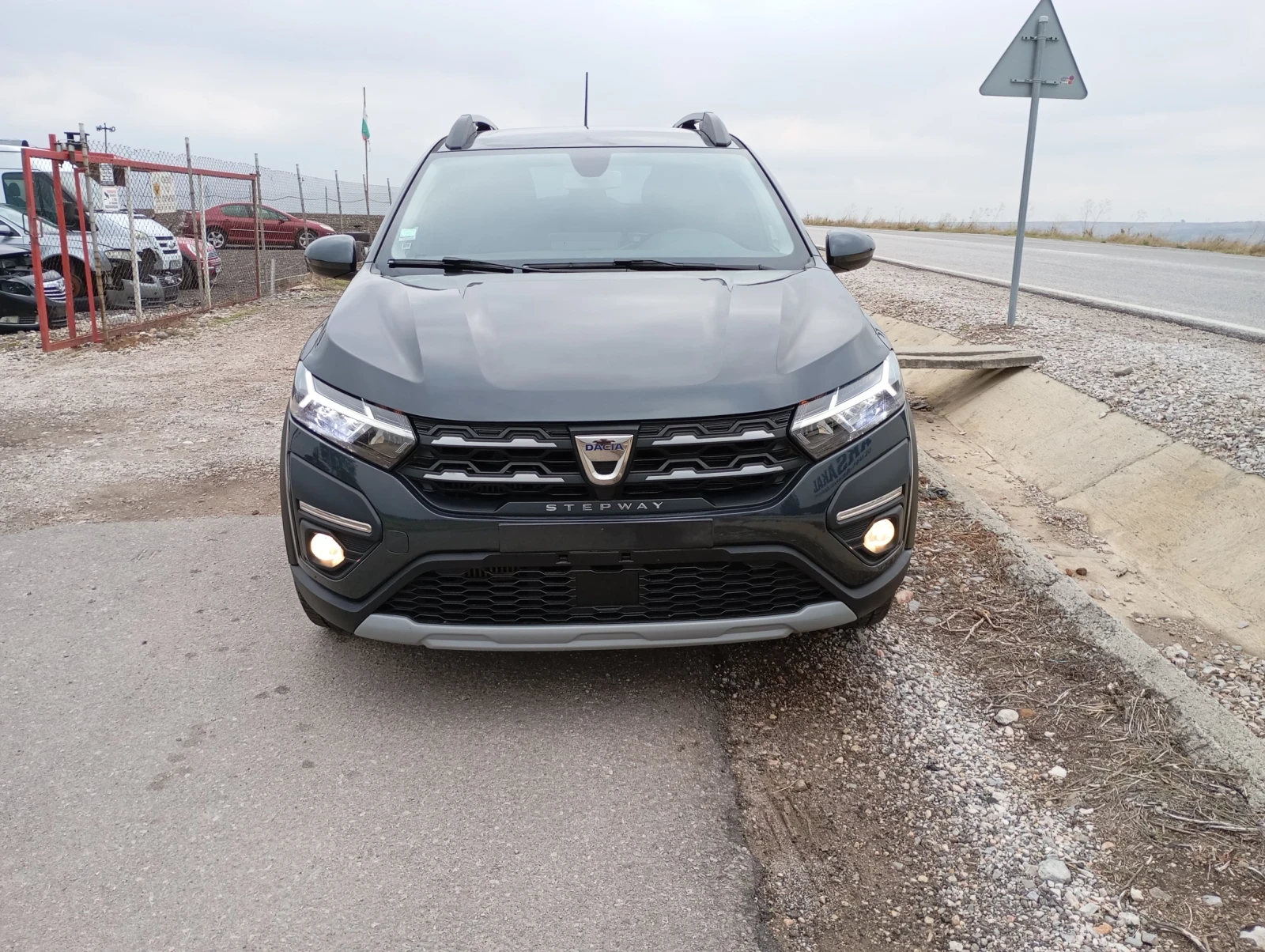 Dacia Sandero Stepway 1.0 - изображение 5