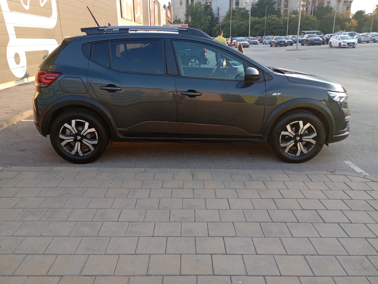 Dacia Sandero Stepway 1.0, снимка 16 - Автомобили и джипове - 54723654
