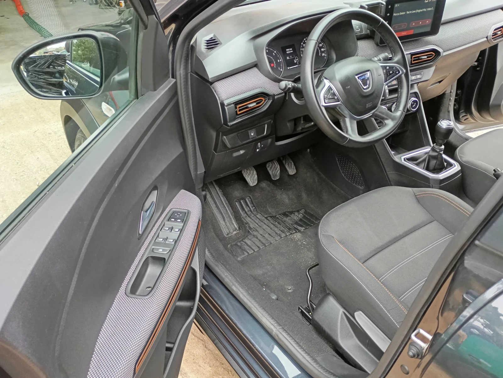 Dacia Sandero Stepway 1.0 - изображение 10