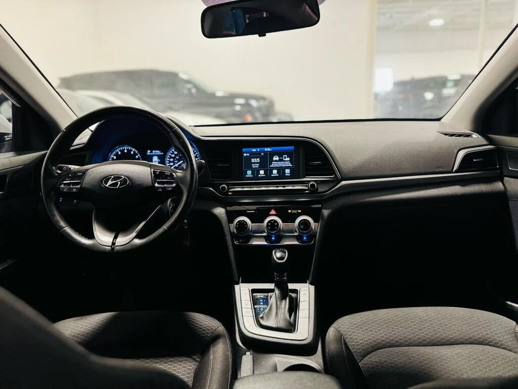 Hyundai Elantra *  *    *   *  | Mobile.bg   9