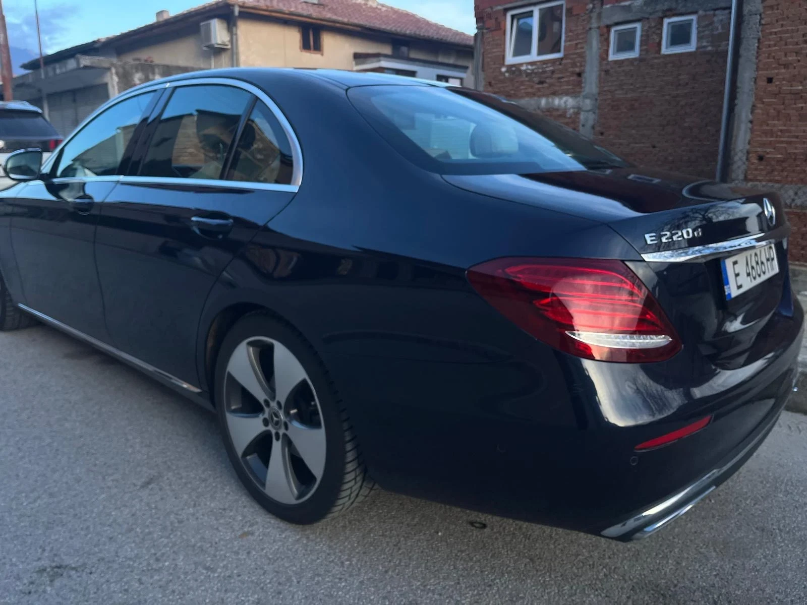 Mercedes-Benz E 220  - изображение 10