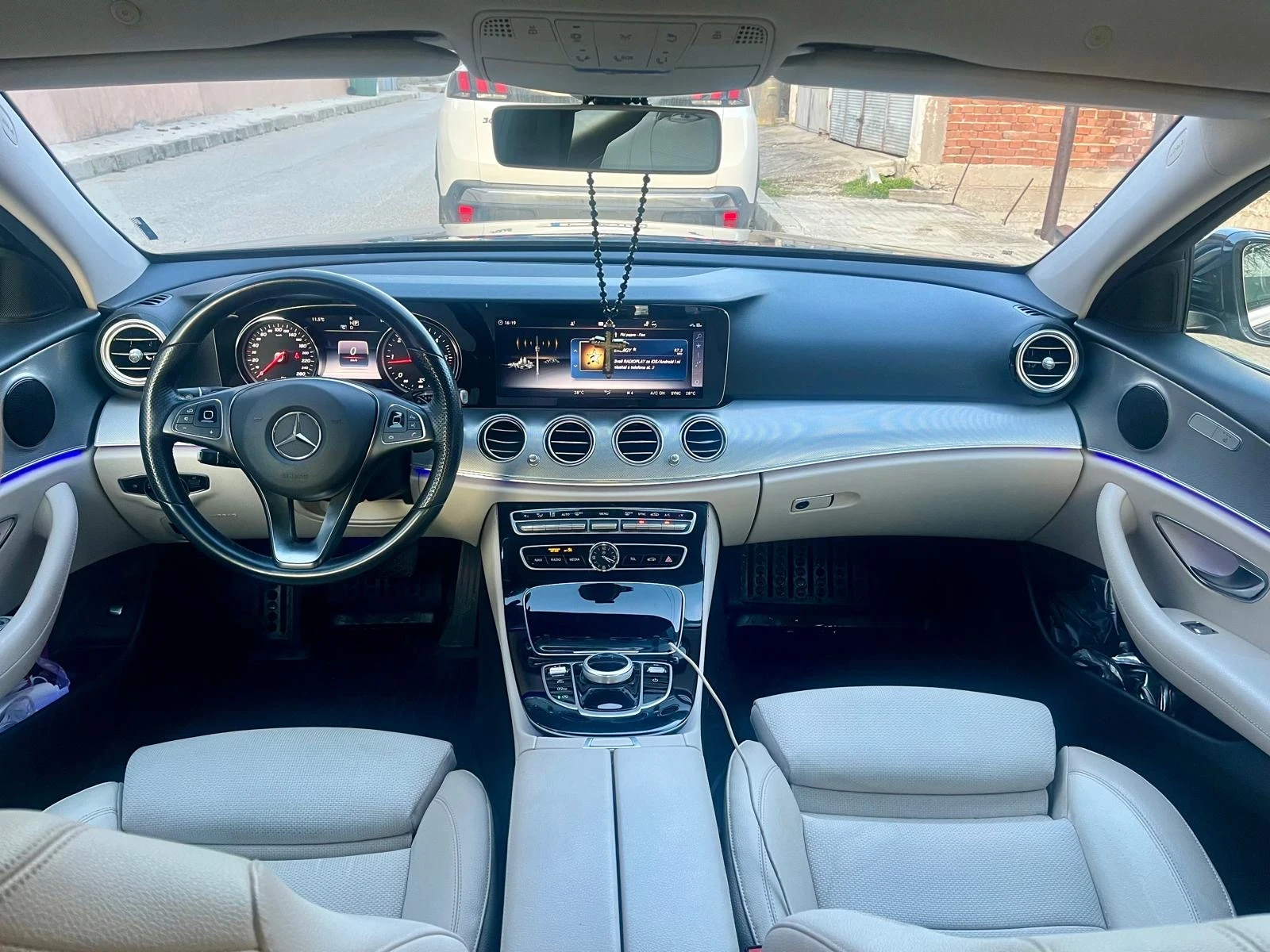 Mercedes-Benz E 220  - изображение 5