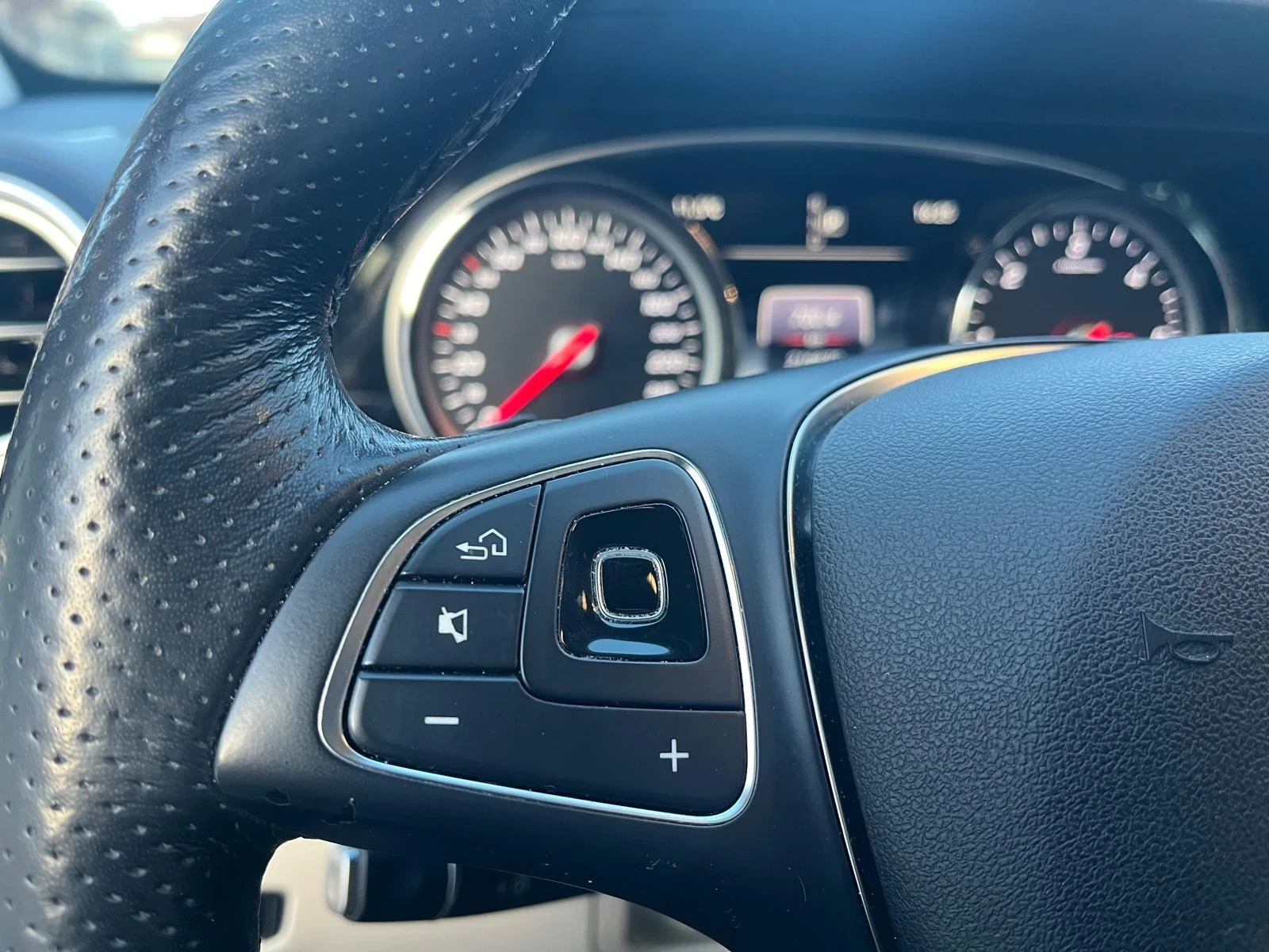 Mercedes-Benz E 220 | Mobile.bg � ����������� 12