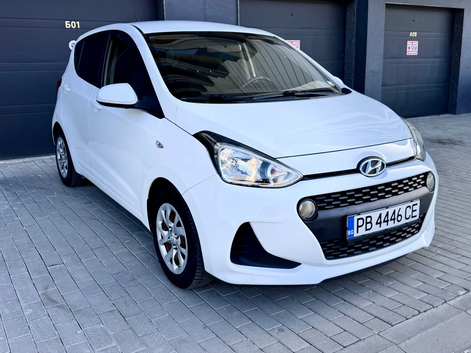 Hyundai I10 Като Нов, снимка 3 - Автомобили и джипове - 53841516