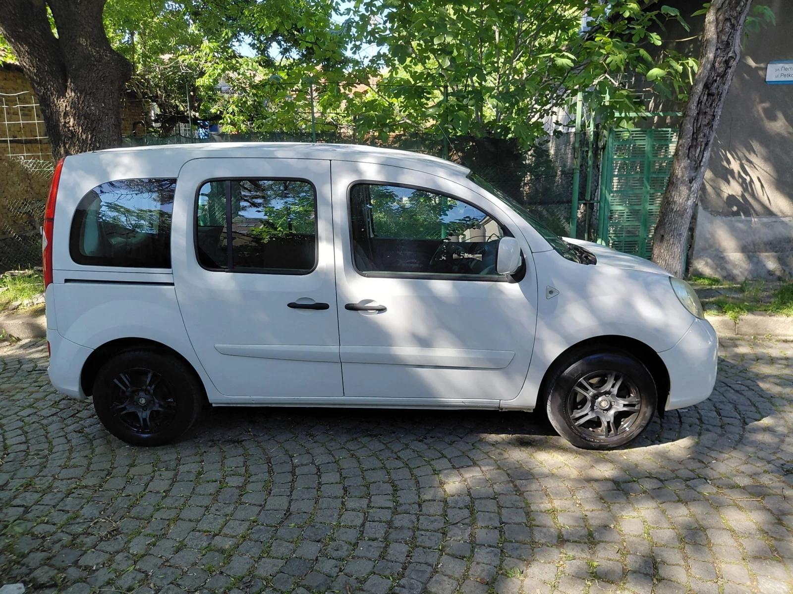 Renault Kangoo 1.6, снимка 3 - Автомобили и джипове - 54610258