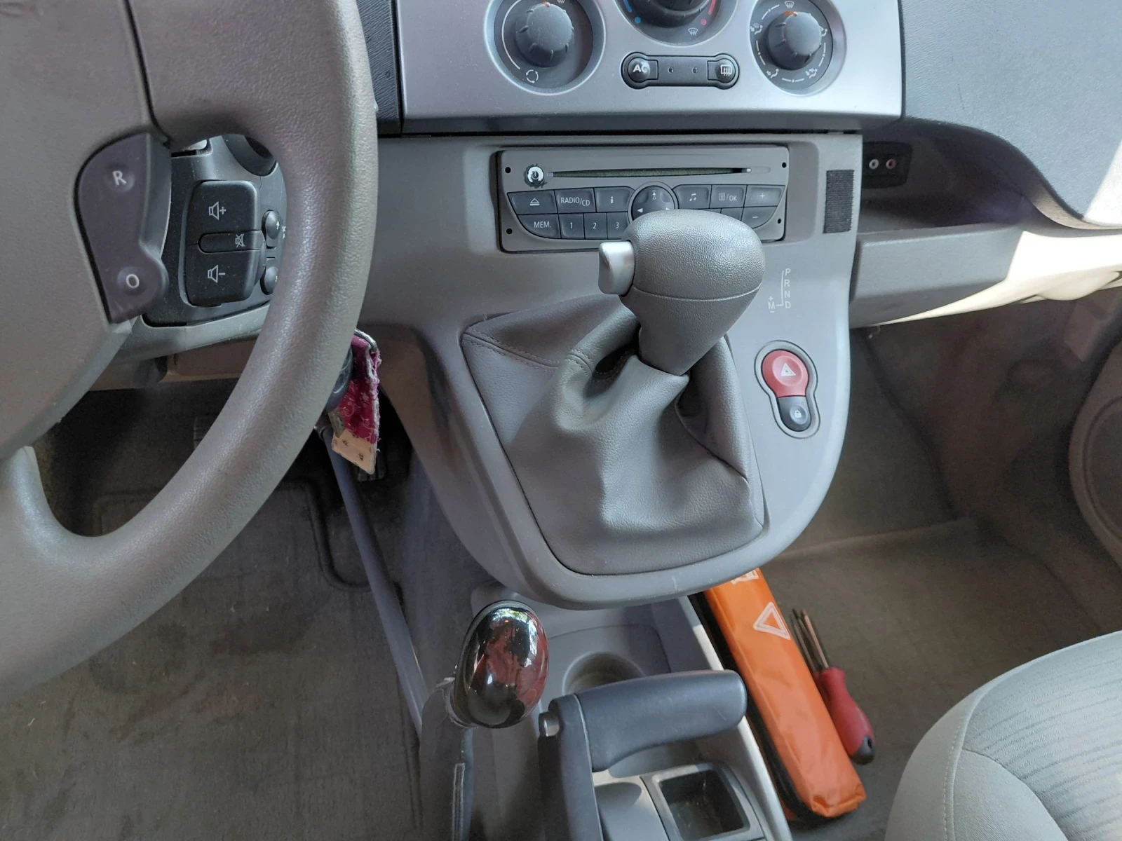 Renault Kangoo 1.6, снимка 8 - Автомобили и джипове - 54610258