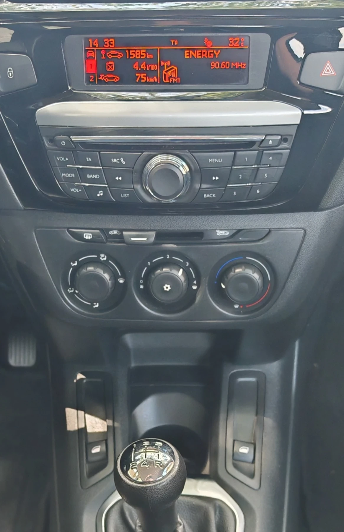 Peugeot 301 1.6HDI 92к.с КЛИМАТИК* USB* ISOFIX* Bluetooth , снимка 9 - Автомобили и джипове - 54702051