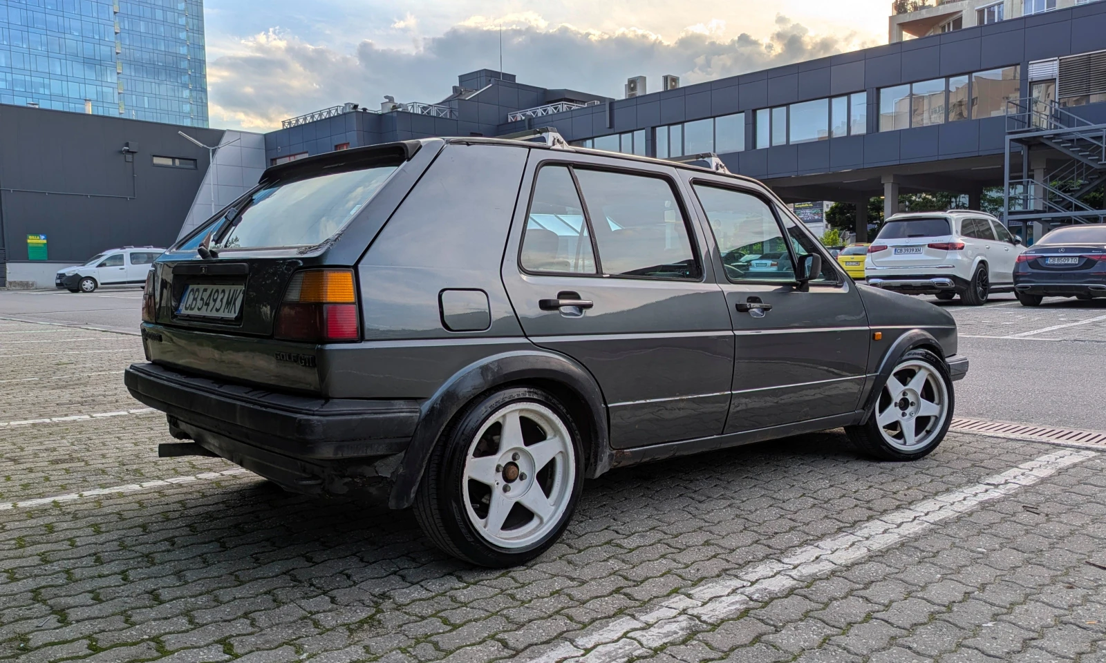 VW Golf 1.8 GTI, снимка 3 - Автомобили и джипове - 54874812