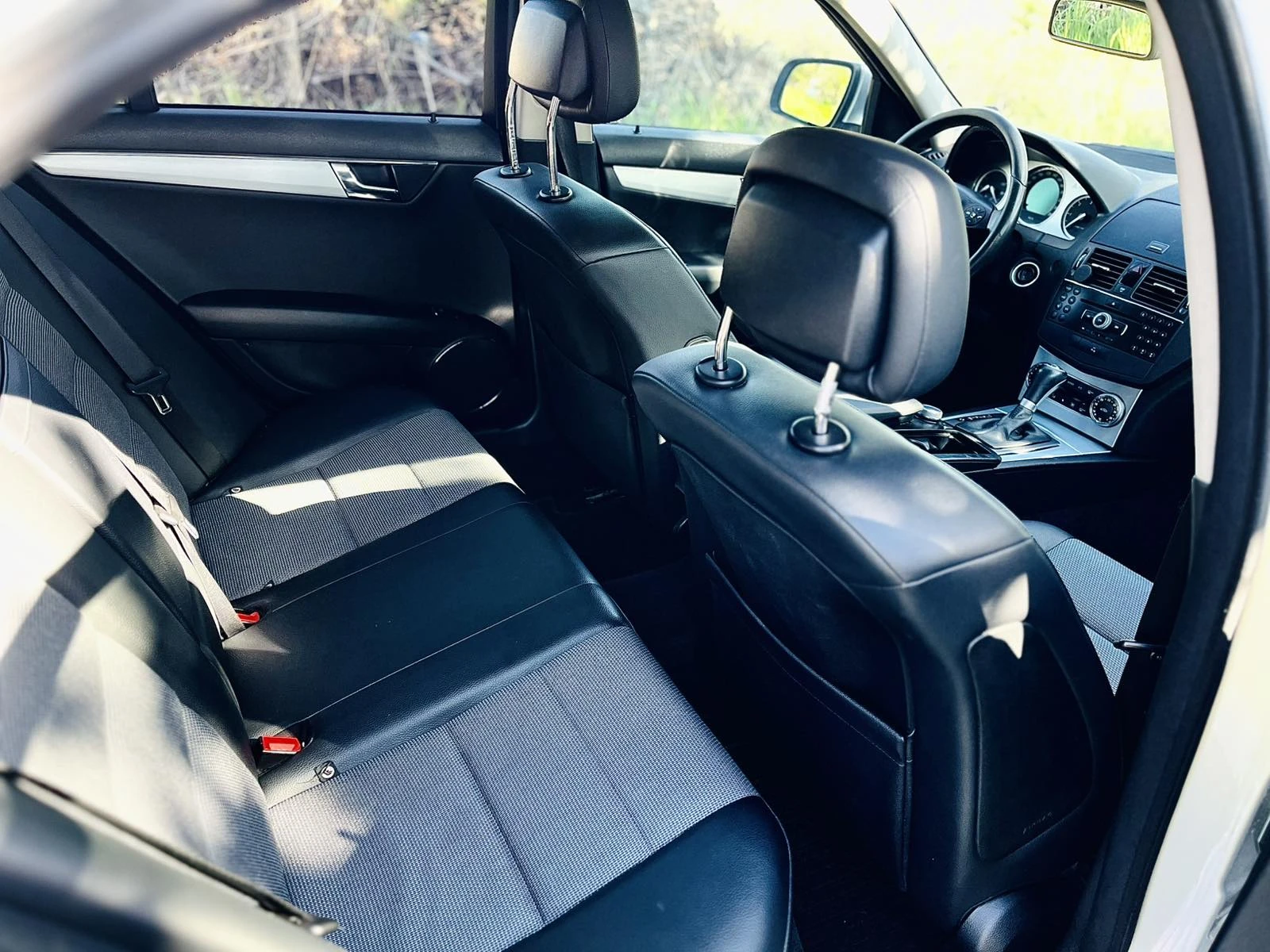 Mercedes-Benz C 320, снимка 6 - Автомобили и джипове - 54878646