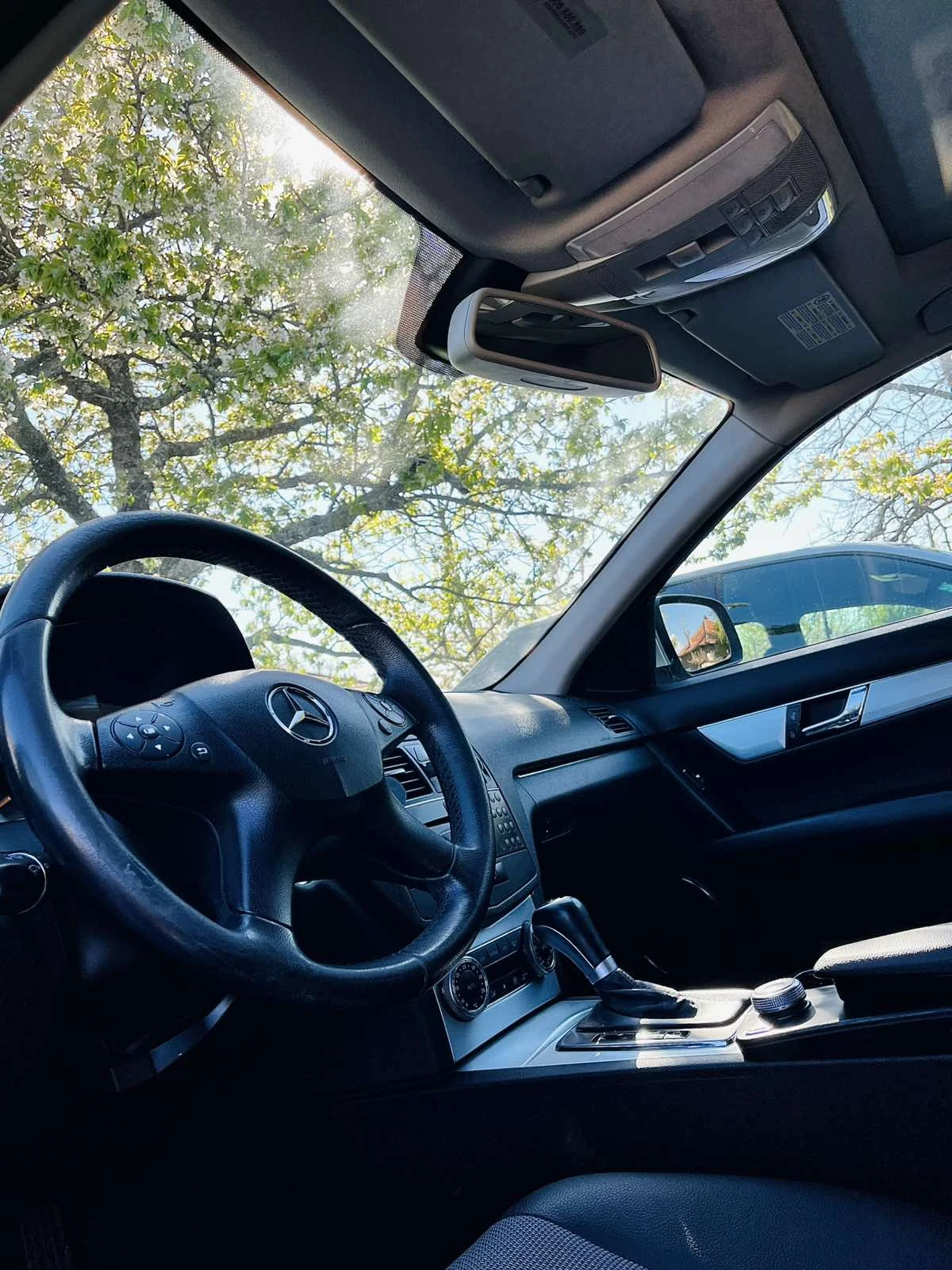 Mercedes-Benz C 320, снимка 3 - Автомобили и джипове - 54878646