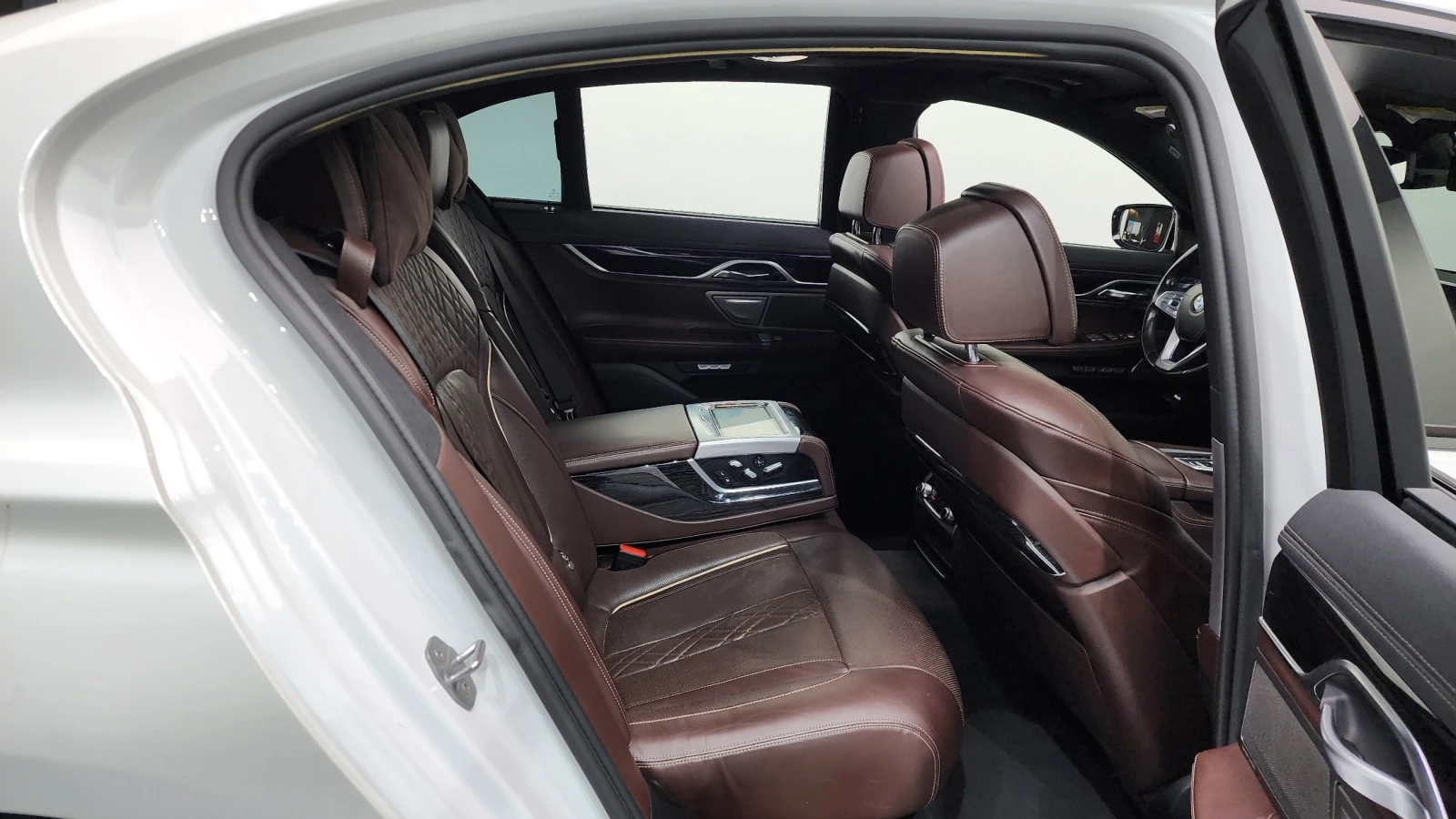 BMW 740 | ФИКСИРАНА ЦЕНА ДО БЪЛГАРИЯ | , снимка 10 - Автомобили и джипове - 55268401