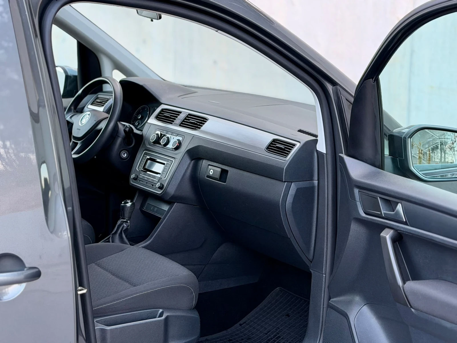 VW Caddy 2.0TDI * 2 ��������* * 145���. ��* * ��� ����*  | Mobile.bg � ����������� 10