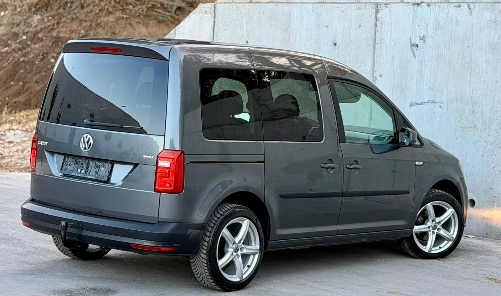 VW Caddy 2.0TDI * 2 ��������* * 145���. ��* * ��� ����*  | Mobile.bg � ����������� 8
