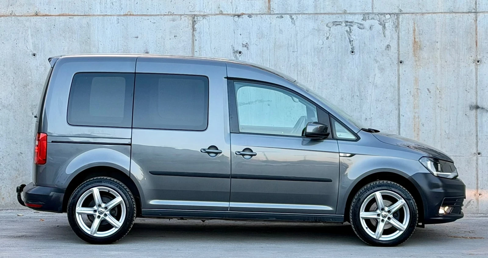 VW Caddy 2.0TDI * 2 ��������* * 145���. ��* * ��� ����*  | Mobile.bg � ����������� 5