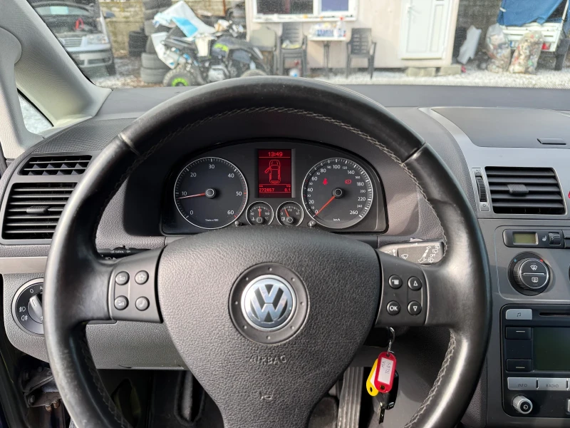 VW Tiguan 1.9 105кс, снимка 13 - Автомобили и джипове - 53342044