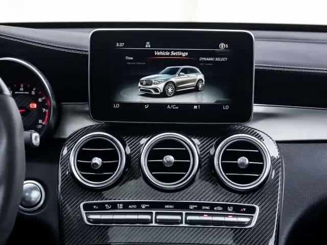Mercedes-Benz GLC 63 AMG S * Carbon * 360 * BURMESTER * PANO, снимка 15 - Автомобили и джипове - 54416347