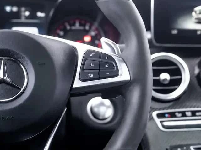 Mercedes-Benz GLC 63 AMG S * Carbon * 360 * BURMESTER * PANO, снимка 13 - Автомобили и джипове - 54416347
