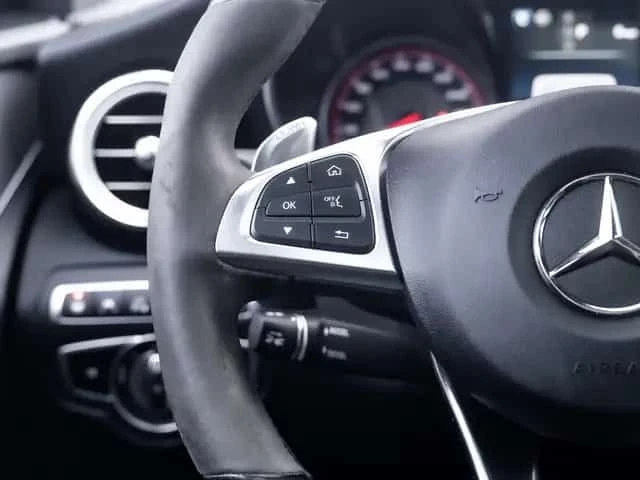 Mercedes-Benz GLC 63 AMG S * Carbon * 360 * BURMESTER * PANO, снимка 12 - Автомобили и джипове - 54416347