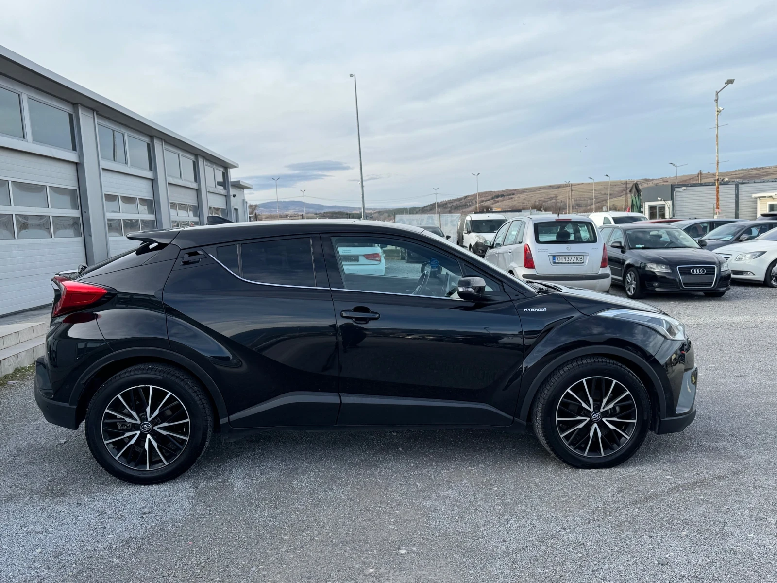 Toyota C-HR 1.8 HYBRID/LOUNGE/90.000км/НОВА - изображение 6