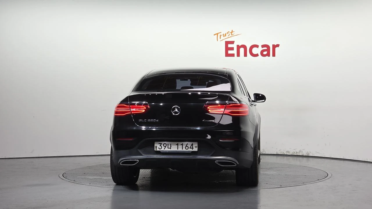 Mercedes-Benz GLC 220 AMG pack* Купе* Подгрев* Пано* 360* Lane assist, снимка 4 - Автомобили и джипове - 54751764