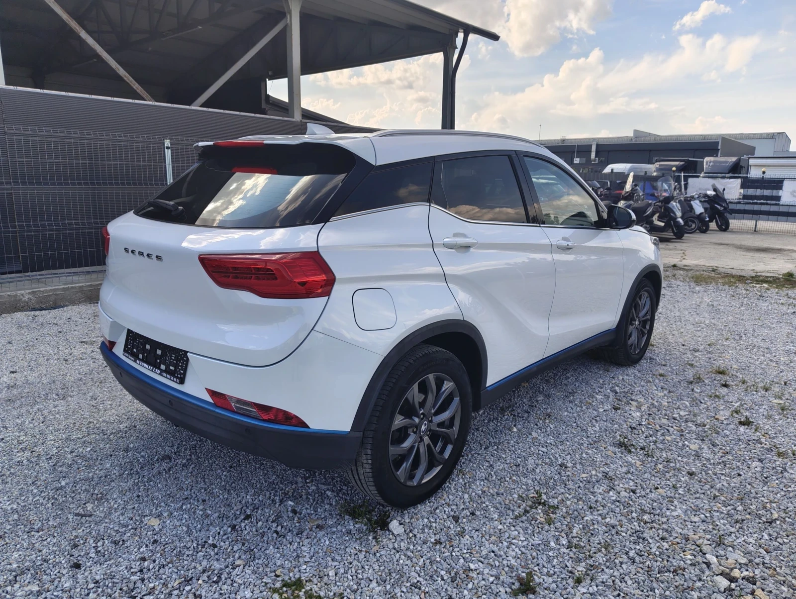 DONGFENG E3 Seres 3 54kw Exclusive  , снимка 2 - Автомобили и джипове - 54837382