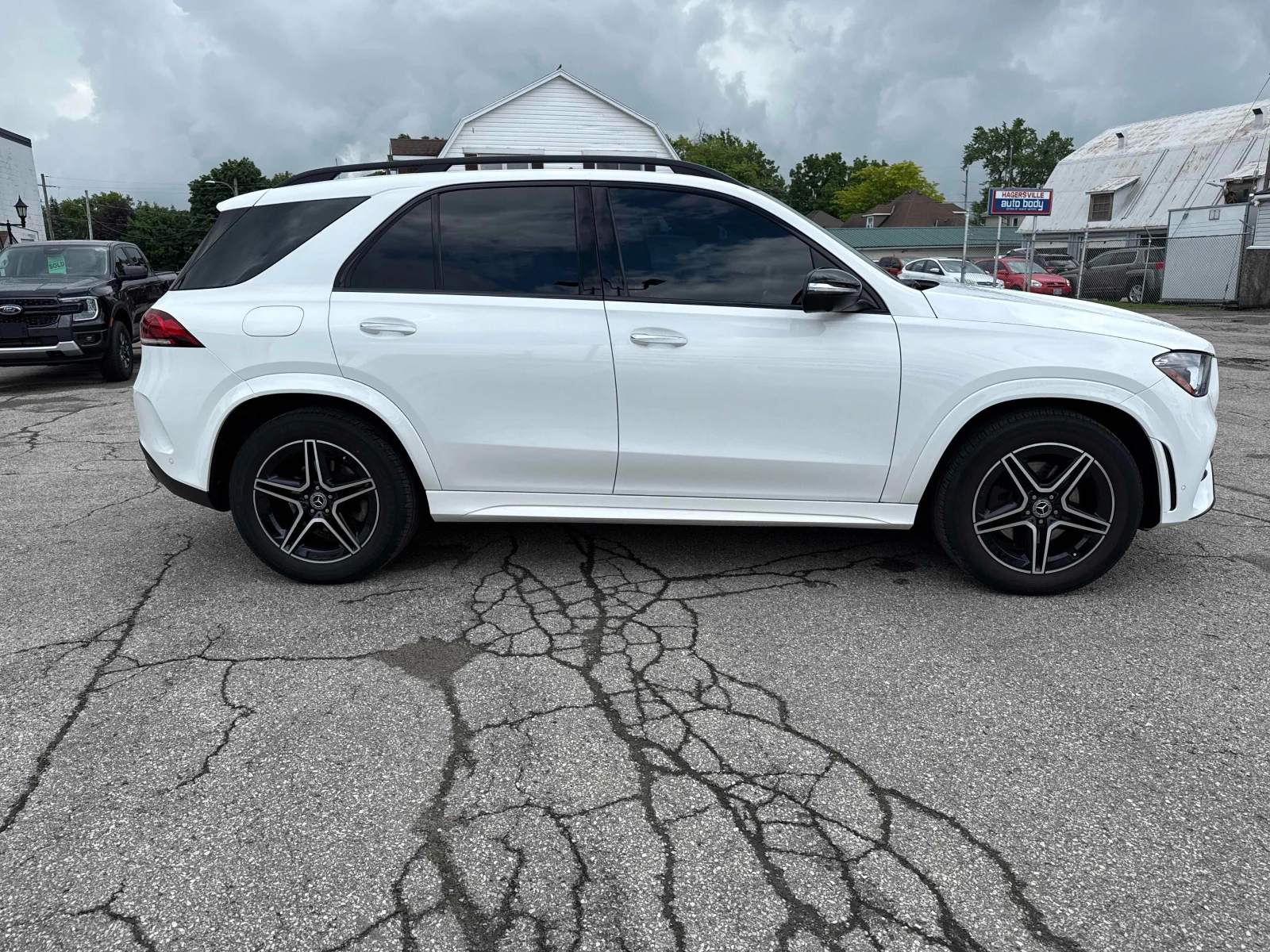 Mercedes-Benz GLE 350 ПАНОРАМА * ПОДГРЕВИ * CARFAX * АВТО КРЕДИТ * , снимка 4 - Автомобили и джипове - 54974914