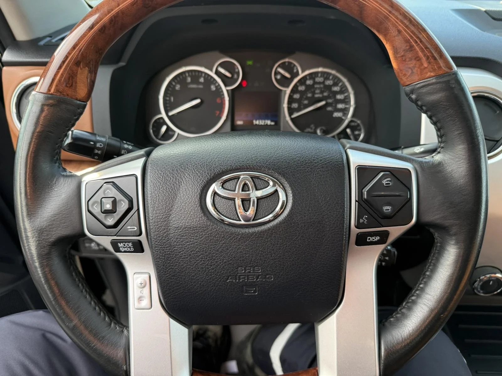 Toyota Tundra 1794LIMITID, снимка 12 - Автомобили и джипове - 55800545